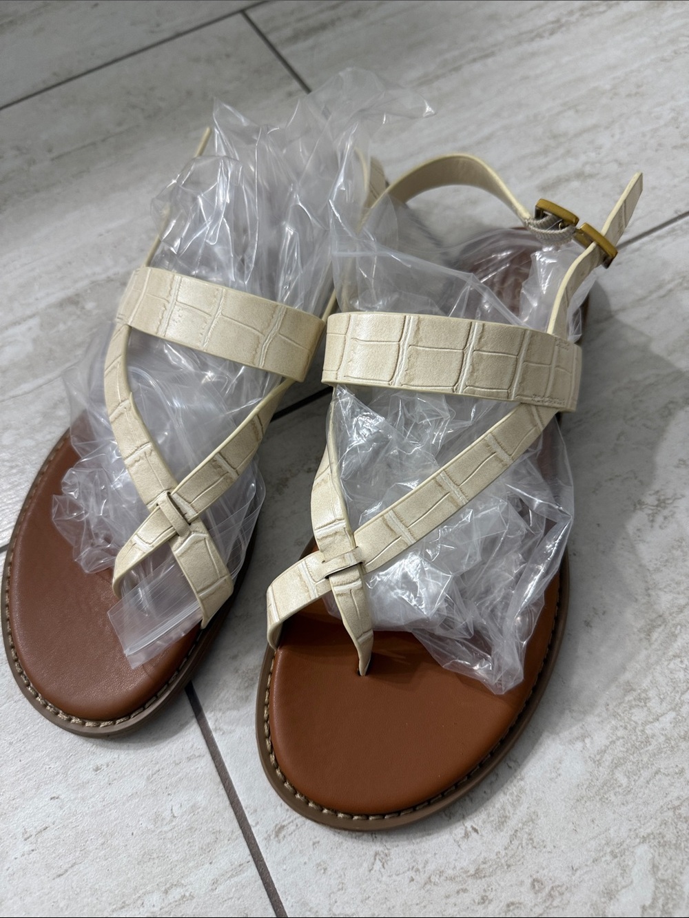 Franco Sarto Cream Croc-Embossed T-Strap Sandals..,size 9M… new